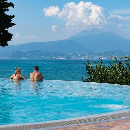 Camping Bergamini Peschiera del Garda Exterior photo